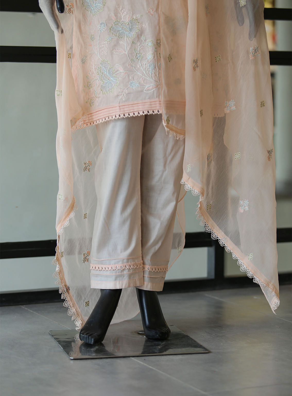 Usman Fabrics Fancy Embroidered Cotton Stitched 3 Piece Stitched Suit - US24FEL 7476 Usman Fabrics Fancy Embroidered Cotton Stitched 3 Piece Stitched Suit - US24FEL 7476