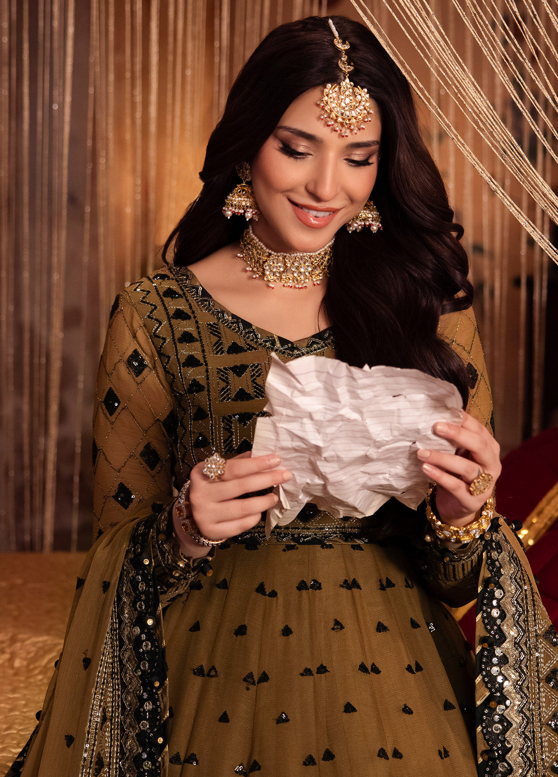 Vasl By Asim Jofa Embroidered Chiffon 3 Piece Unstitched Suit J24V AJYV-06 Vasl By Asim Jofa Embroidered Chiffon 3 Piece Unstitched Suit J24V AJYV-06