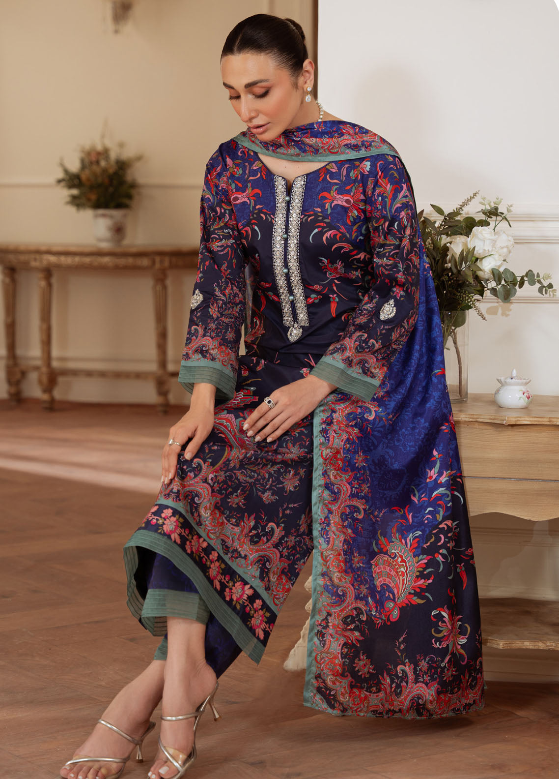 Veloure By Gulaal Embroidered Silk 3 Piece Unstitched Suit GL25VPS D-03 MIDNIGHT REVERIE Veloure By Gulaal Embroidered Silk 3 Piece Unstitched Suit GL25VPS D-03 MIDNIGHT REVERIE