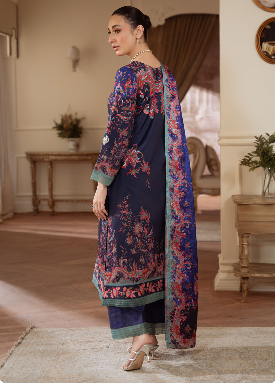 Veloure By Gulaal Embroidered Silk 3 Piece Unstitched Suit GL25VPS D-03 MIDNIGHT REVERIE Veloure By Gulaal Embroidered Silk 3 Piece Unstitched Suit GL25VPS D-03 MIDNIGHT REVERIE