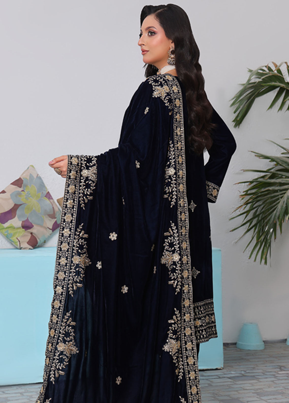 Velvety By Schick Embroidered Cut Dana Velvet 3 Piece Unstitched Suit SDH25VV1 D-CDE-01 Velvety By Schick Embroidered Cut Dana Velvet 3 Piece Unstitched Suit SDH25VV1 D-CDE-01