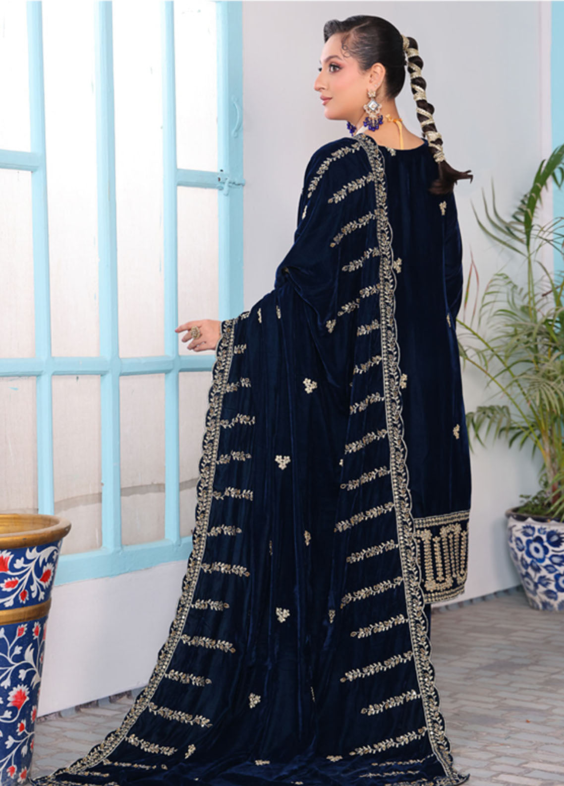 Velvety By Schick Embroidered Cut Dana Velvet 3 Piece Unstitched Suit SDH25VV2 D-CDE-04 Velvety By Schick Embroidered Cut Dana Velvet 3 Piece Unstitched Suit SDH25VV2 D-CDE-04