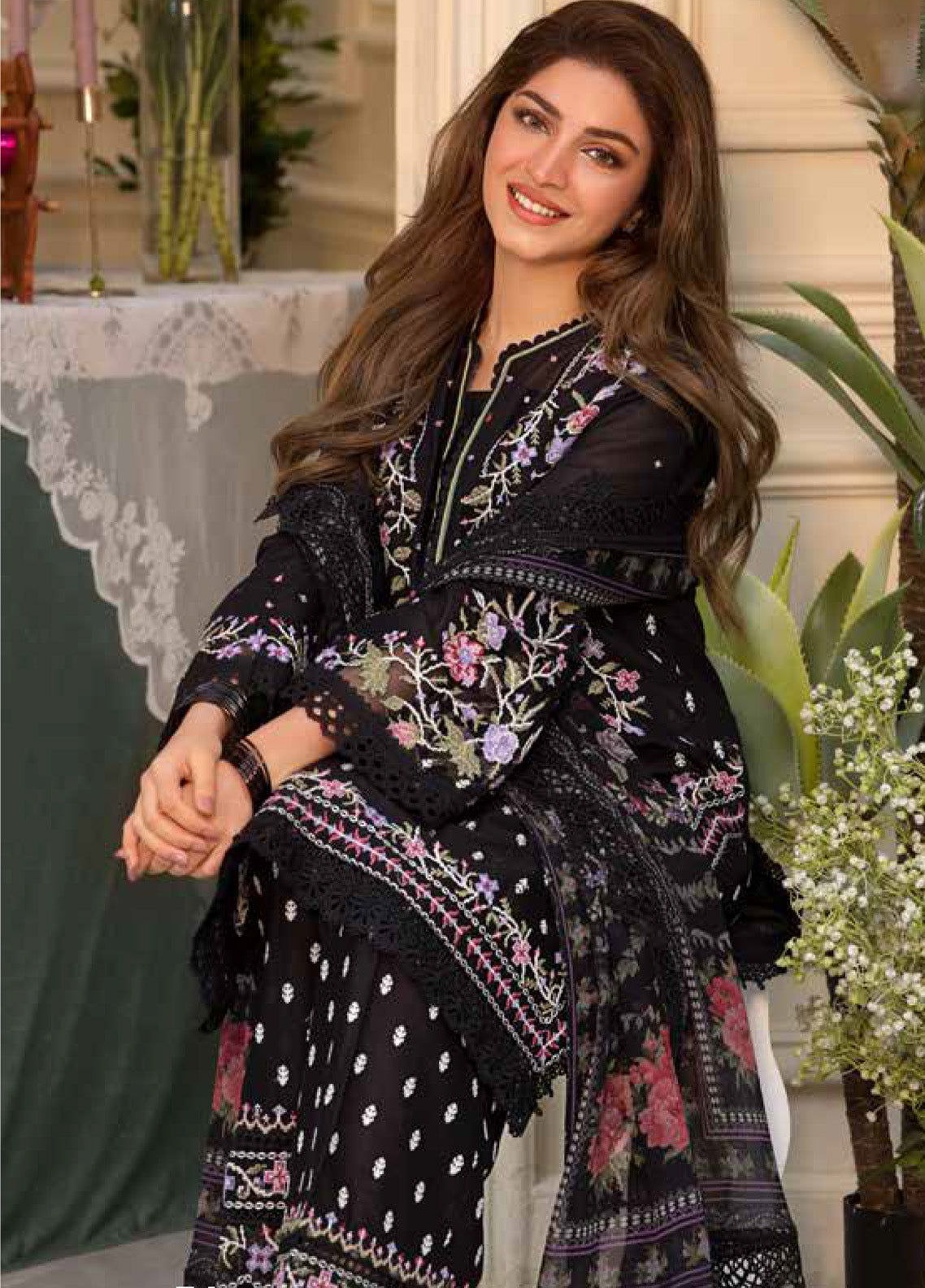 Vital By Sobia Nazir Embroidered Lawn 3 Piece Unstitched Suit SN25 D-5A Vital By Sobia Nazir Embroidered Lawn 3 Piece Unstitched Suit SN25 D-5A