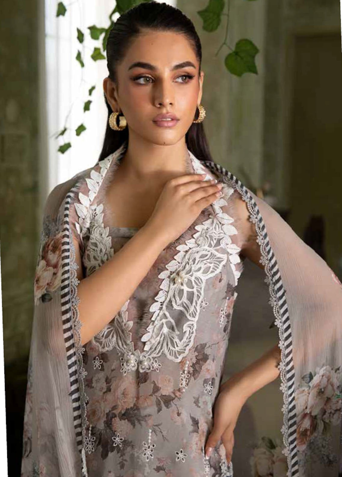 Vital By Sobia Nazir Embroidered Lawn 3 Piece Unstitched Suit SN25VV2 D-2B Vital By Sobia Nazir Embroidered Lawn 3 Piece Unstitched Suit SN25VV2 D-2B