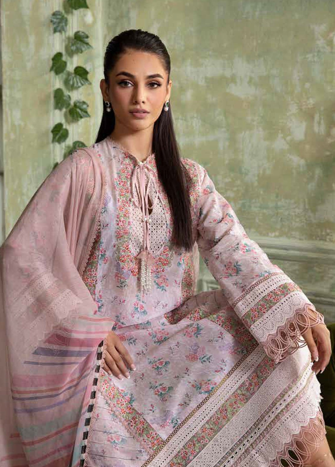 Vital By Sobia Nazir Embroidered Lawn 3 Piece Unstitched Suit SN25VV2 D-4A Vital By Sobia Nazir Embroidered Lawn 3 Piece Unstitched Suit SN25VV2 D-4A