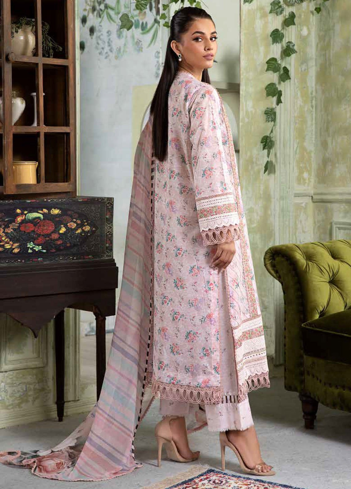 Vital By Sobia Nazir Embroidered Lawn 3 Piece Unstitched Suit SN25VV2 D-4A Vital By Sobia Nazir Embroidered Lawn 3 Piece Unstitched Suit SN25VV2 D-4A