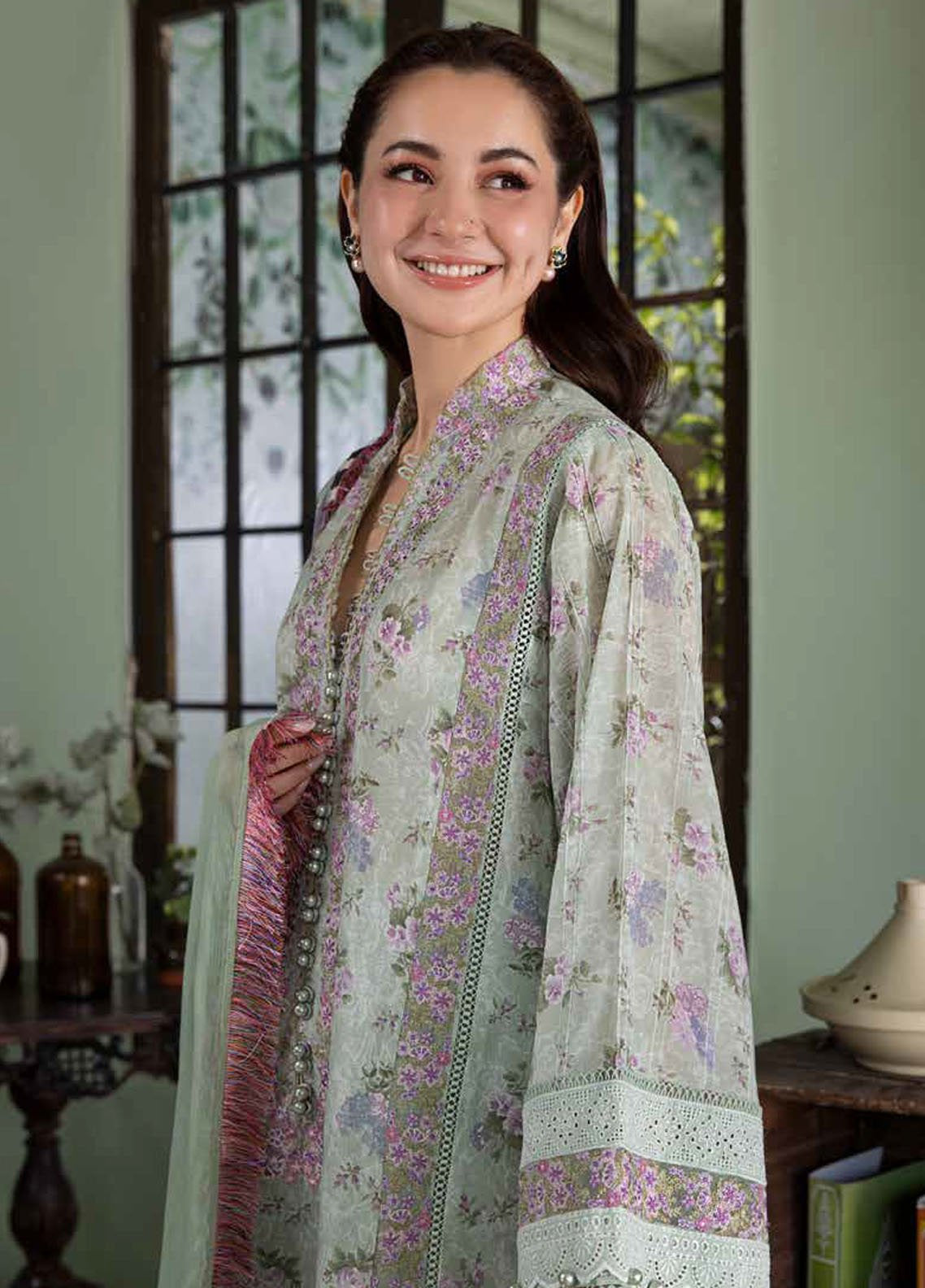Vital By Sobia Nazir Embroidered Lawn 3 Piece Unstitched Suit SN25VV2 D-4B Vital By Sobia Nazir Embroidered Lawn 3 Piece Unstitched Suit SN25VV2 D-4B