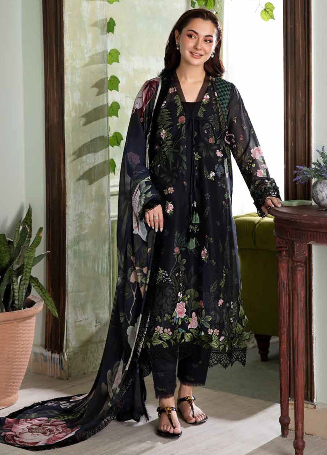 Vital By Sobia Nazir Embroidered Lawn 3 Piece Unstitched Suit SN25VV2 D-5A Vital By Sobia Nazir Embroidered Lawn 3 Piece Unstitched Suit SN25VV2 D-5A