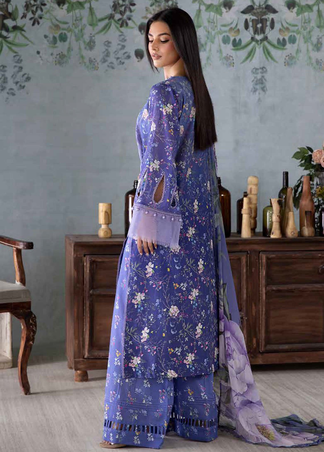 Vital By Sobia Nazir Embroidered Lawn 3 Piece Unstitched Suit SN25VV2 D-8A Vital By Sobia Nazir Embroidered Lawn 3 Piece Unstitched Suit SN25VV2 D-8A