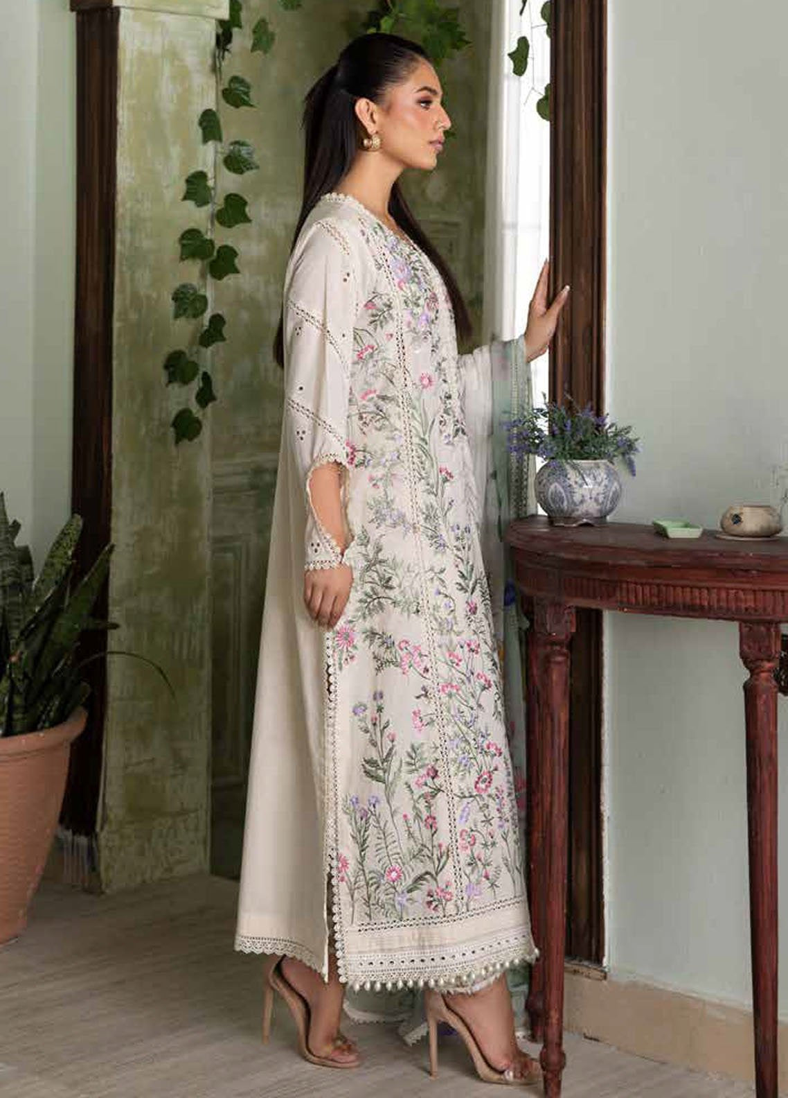 Vital By Sobia Nazir Embroidered Lawn 3 Piece Unstitched Suit SN25VV2 D-9A Vital By Sobia Nazir Embroidered Lawn 3 Piece Unstitched Suit SN25VV2 D-9A