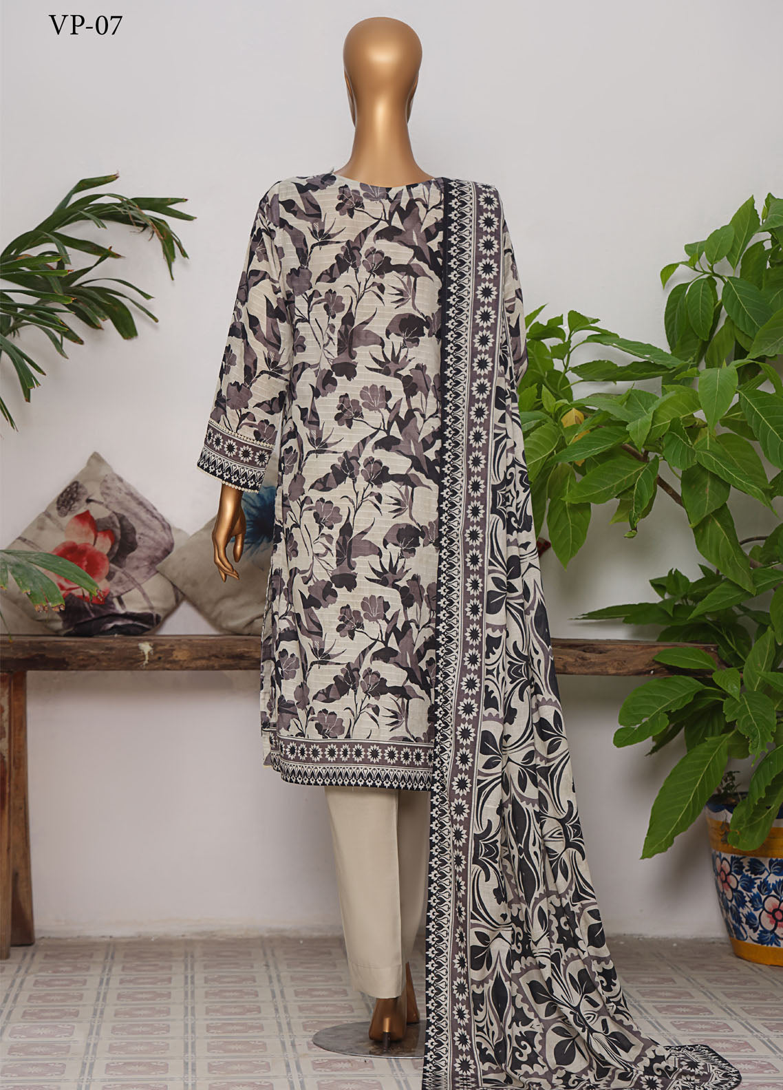 Vital Prints By HZ Textiles Slub Lawn 3 Piece Unstitched Suit HZ25VPSLD VP-07 Vital Prints By HZ Textiles Slub Lawn 3 Piece Unstitched Suit HZ25VPSLD VP-07