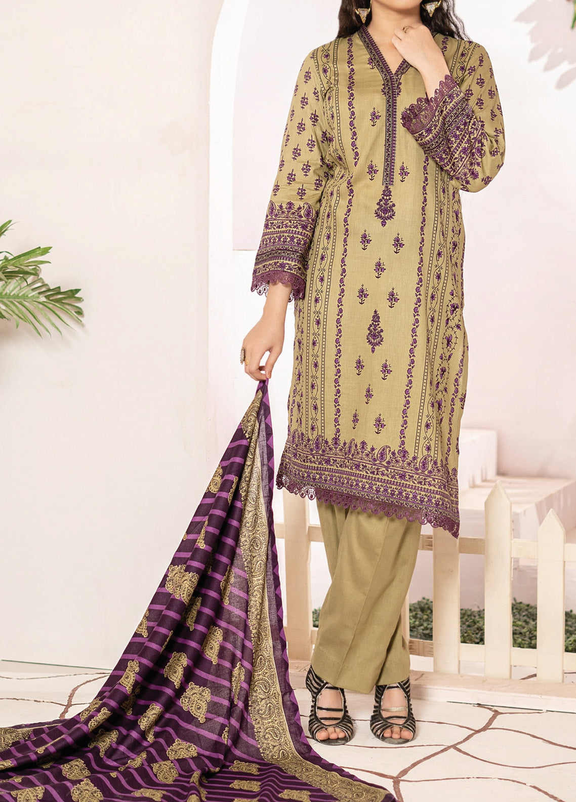VS Textile Daman Printed Cambric 3 Piece Unstitched Suit VS24DV1 D-601-A VS Textile Daman Printed Cambric 3 Piece Unstitched Suit VS24DV1 D-601-A