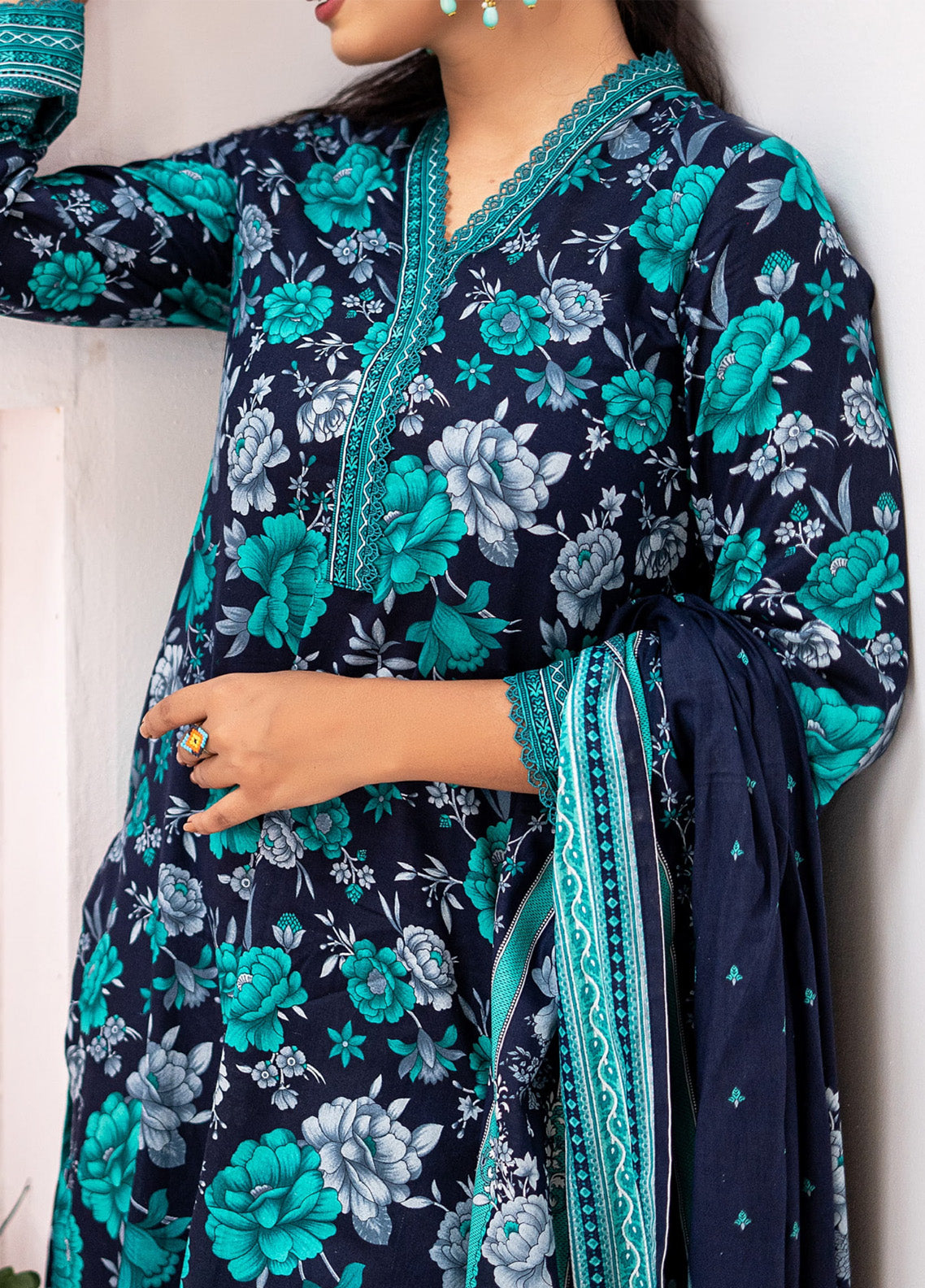 VS Textile Daman Printed Cambric 3 Piece Unstitched Suit VS24DV1 D-604-B VS Textile Daman Printed Cambric 3 Piece Unstitched Suit VS24DV1 D-604-B