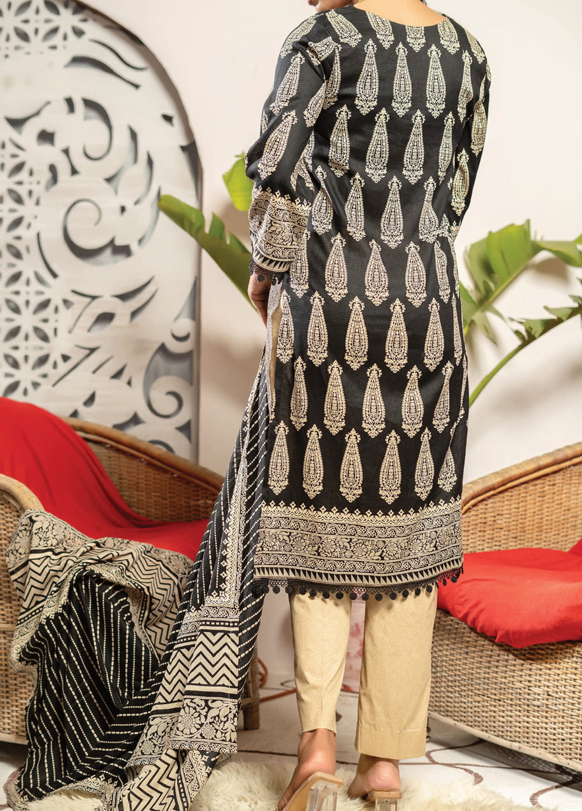 VS Textile Daman Printed Cambric 3 Piece Unstitched Suit VS24DV1 D-606-B VS Textile Daman Printed Cambric 3 Piece Unstitched Suit VS24DV1 D-606-B