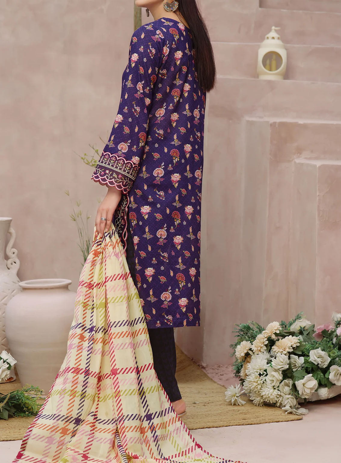 VS Textile Signature Minakari Embroidered Lawn 3 Piece Unstitched Suit VS24SM D-46 VS Textile Signature Minakari Embroidered Lawn 3 Piece Unstitched Suit VS24SM D-46