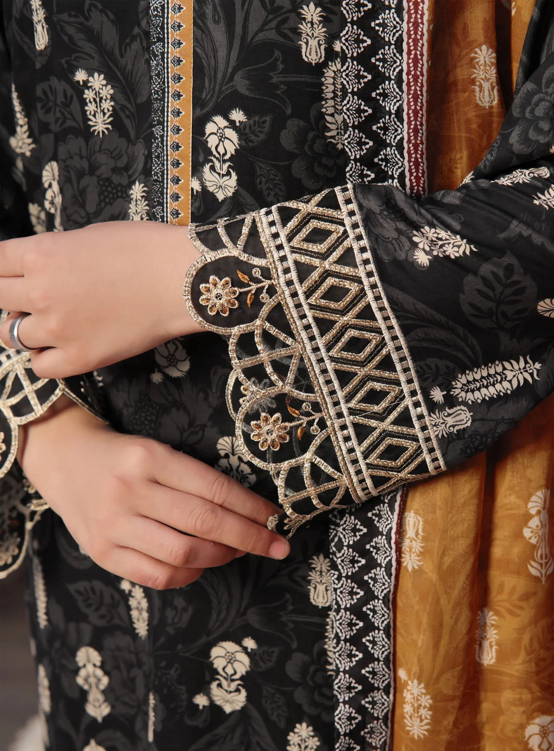 VS Textile Signature Minakari Embroidered Lawn 3 Piece Unstitched Suit VS24SM D-48 VS Textile Signature Minakari Embroidered Lawn 3 Piece Unstitched Suit VS24SM D-48