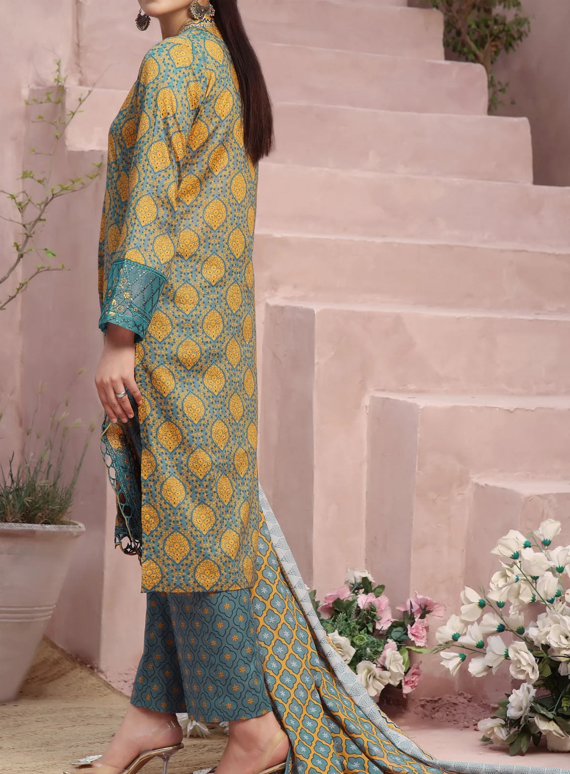 VS Textile Signature Minakari Embroidered Lawn 3 Piece Unstitched Suit VS24SM D-49 VS Textile Signature Minakari Embroidered Lawn 3 Piece Unstitched Suit VS24SM D-49