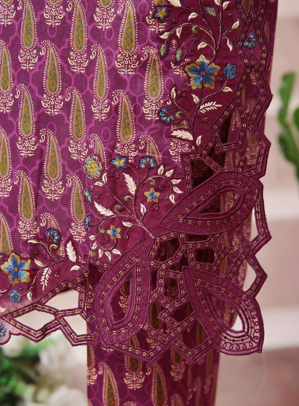 VS Textile Signature Minakari Embroidered Lawn 3 Piece Unstitched Suit VS24SM D-50 VS Textile Signature Minakari Embroidered Lawn 3 Piece Unstitched Suit VS24SM D-50