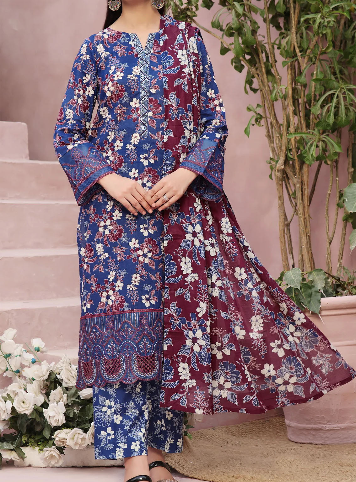 VS Textile Signature Minakari Embroidered Lawn 3 Piece Unstitched Suit VS24SM D-52 VS Textile Signature Minakari Embroidered Lawn 3 Piece Unstitched Suit VS24SM D-52