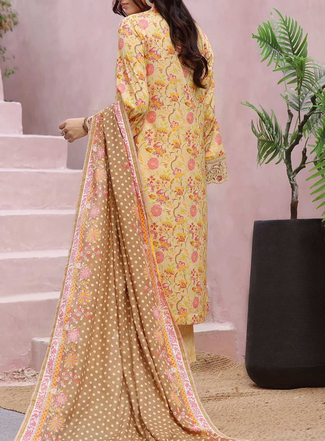 VS Textile Signature Minakari Embroidered Lawn 3 Piece Unstitched Suit VS24SM D-53 VS Textile Signature Minakari Embroidered Lawn 3 Piece Unstitched Suit VS24SM D-53