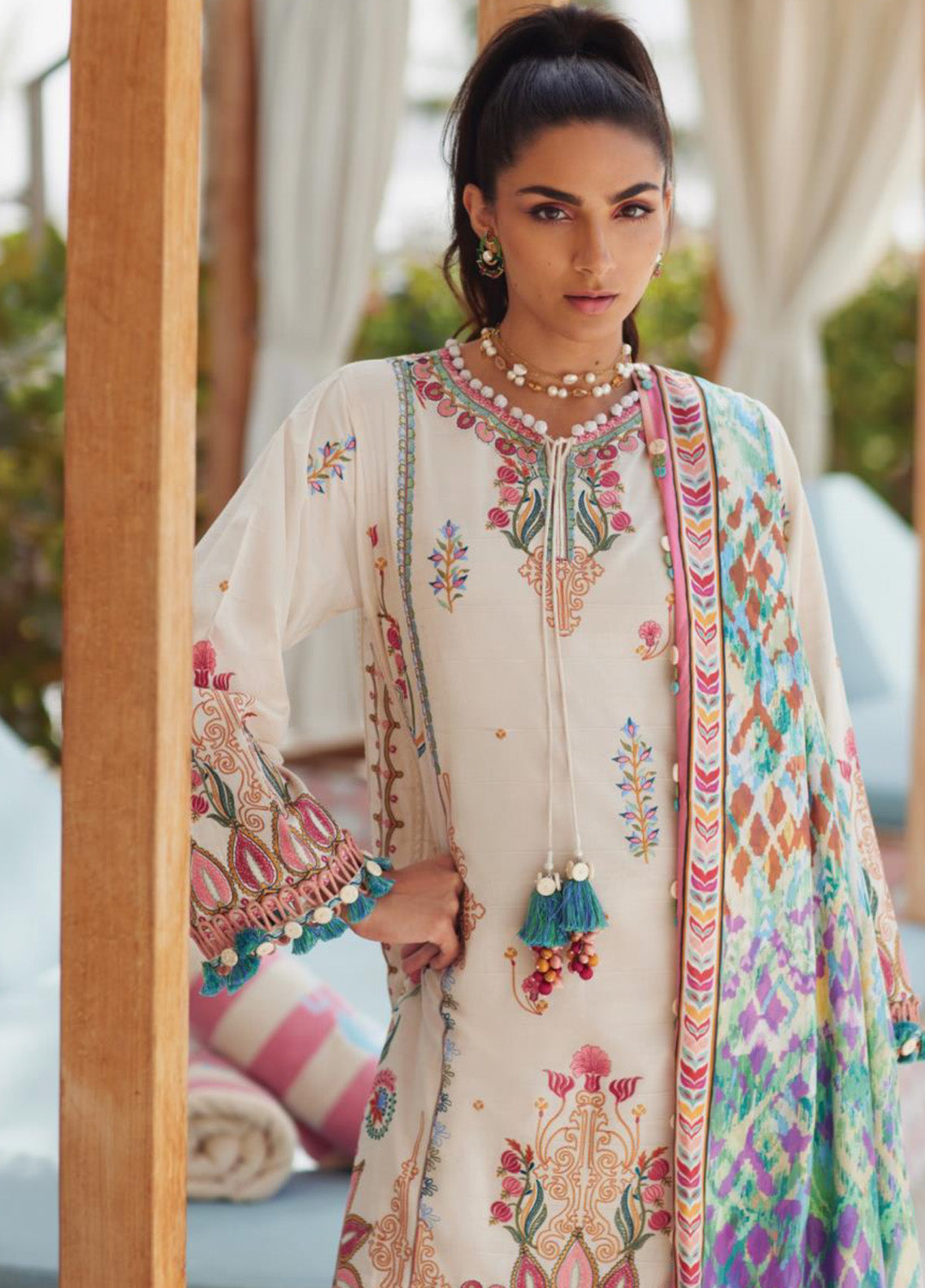 WES By Farah Talib Aziz Embroidered Jacquard 3 Piece Unstitched Suit FTA25WL D-02 IRENE IVORY WES By Farah Talib Aziz Embroidered Jacquard 3 Piece Unstitched Suit FTA25WL D-02 IRENE IVORY