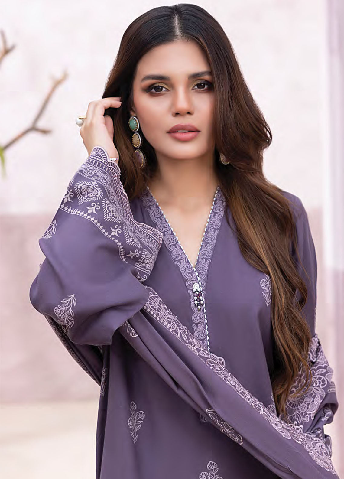 Winter Essentials By LSM Lakhany Embroidered Cashmi Wool 3 Piece Unstitched Suit LSM25WEE D-LG-IZ-0475-A Winter Essentials By LSM Lakhany Embroidered Cashmi Wool 3 Piece Unstitched Suit LSM25WEE D-LG-IZ-0475-A