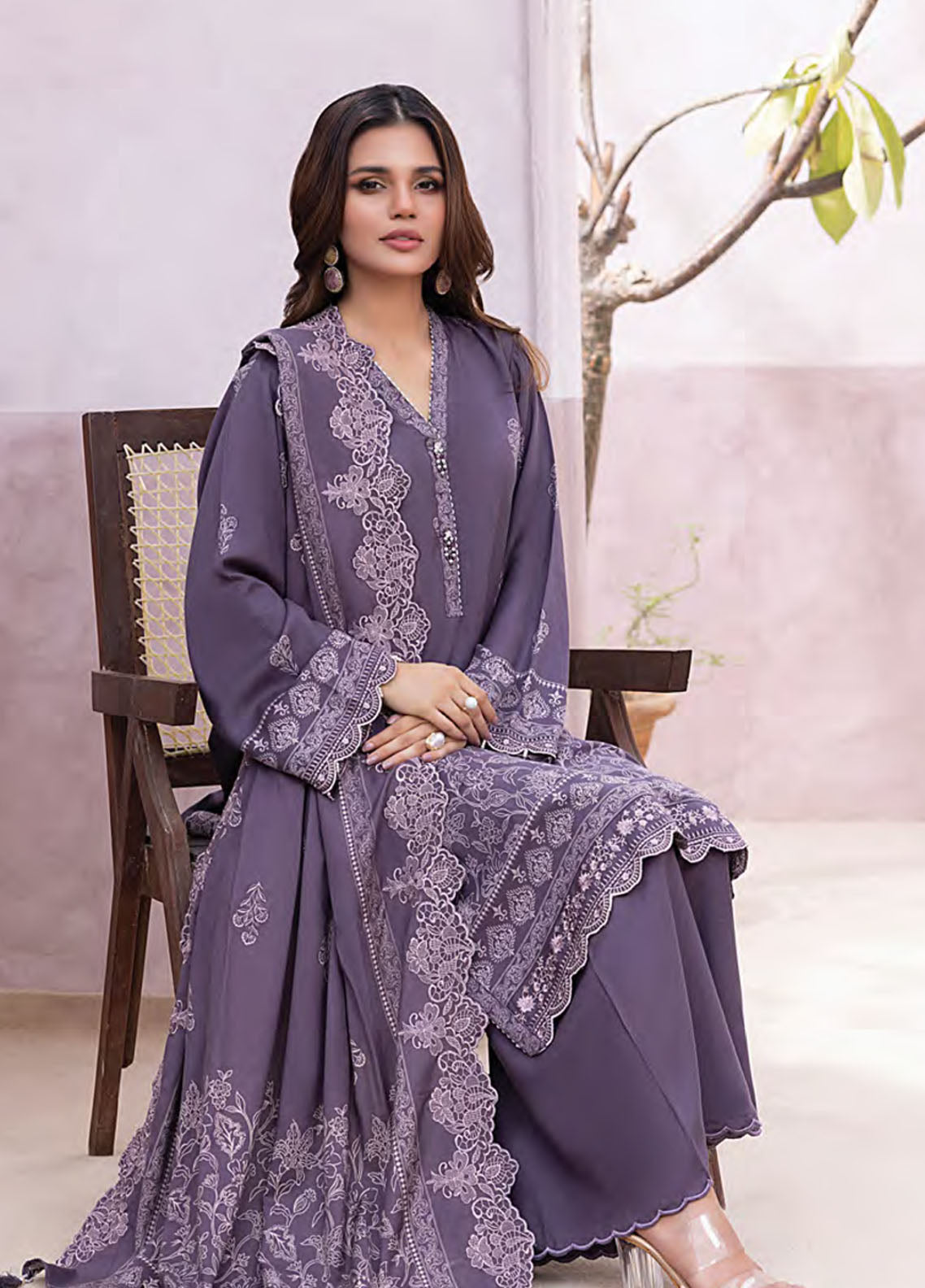 Winter Essentials By LSM Lakhany Embroidered Cashmi Wool 3 Piece Unstitched Suit LSM25WEE D-LG-IZ-0475-A Winter Essentials By LSM Lakhany Embroidered Cashmi Wool 3 Piece Unstitched Suit LSM25WEE D-LG-IZ-0475-A