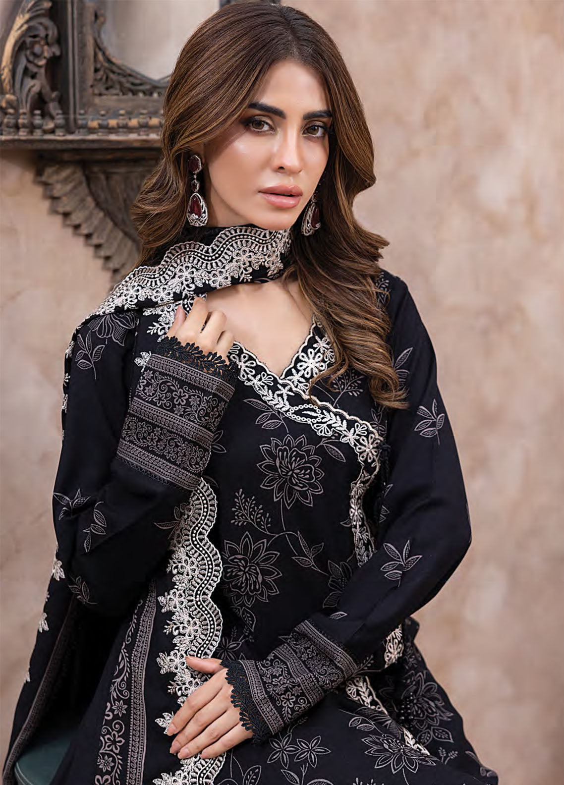 Winter Essentials By LSM Lakhany Embroidered Cashmi Wool 3 Piece Unstitched Suit LSM25WEE D-LG-RK-0067-A Winter Essentials By LSM Lakhany Embroidered Cashmi Wool 3 Piece Unstitched Suit LSM25WEE D-LG-RK-0067-A