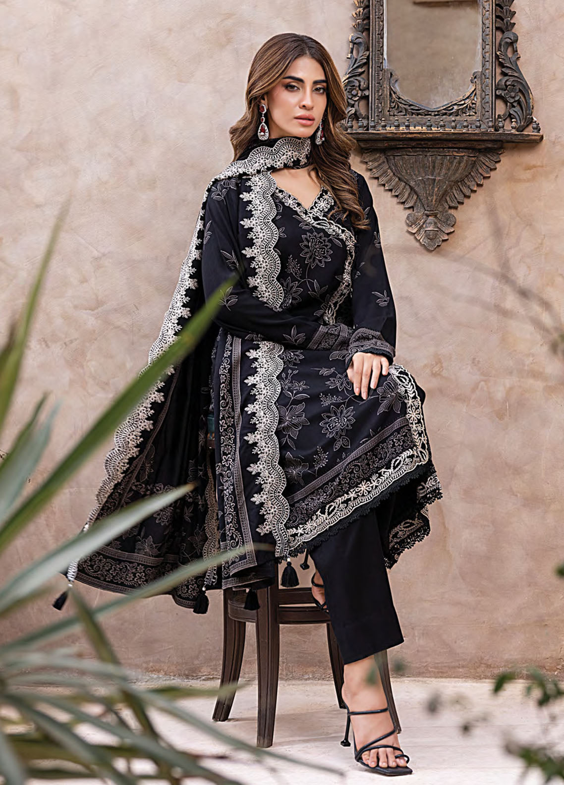 Winter Essentials By LSM Lakhany Embroidered Cashmi Wool 3 Piece Unstitched Suit LSM25WEE D-LG-RK-0067-A Winter Essentials By LSM Lakhany Embroidered Cashmi Wool 3 Piece Unstitched Suit LSM25WEE D-LG-RK-0067-A