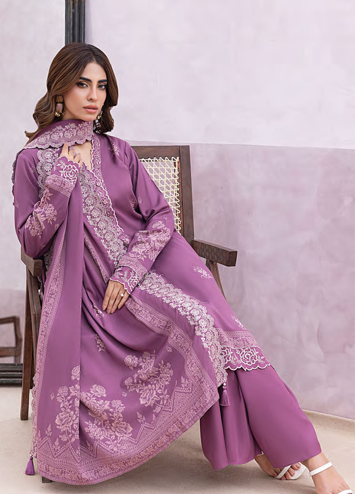 Winter Essentials By LSM Lakhany Embroidered Cashmi Wool 3 Piece Unstitched Suit LSM25WEE D-LG-RL-0307-A Winter Essentials By LSM Lakhany Embroidered Cashmi Wool 3 Piece Unstitched Suit LSM25WEE D-LG-RL-0307-A