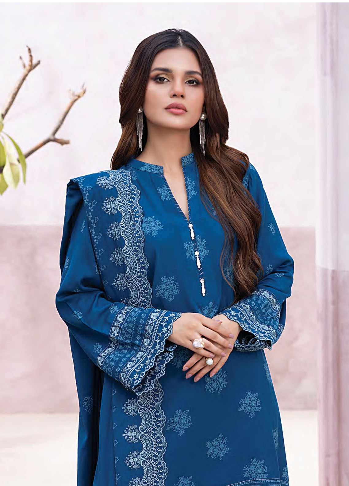 Winter Essentials By LSM Lakhany Embroidered Cashmi Wool 3 Piece Unstitched Suit LSM25WEE D-LG-SG-0019-B Winter Essentials By LSM Lakhany Embroidered Cashmi Wool 3 Piece Unstitched Suit LSM25WEE D-LG-SG-0019-B