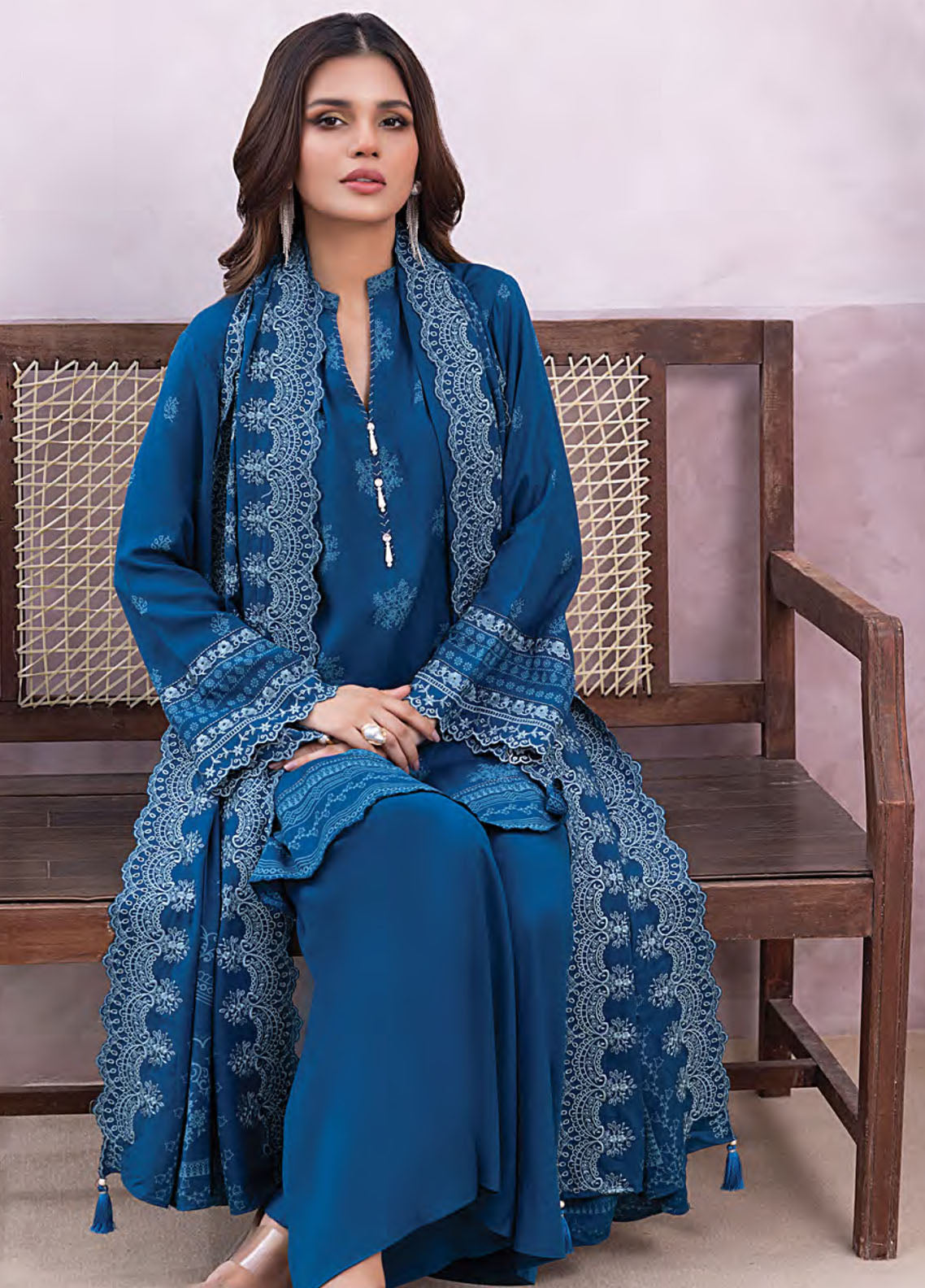 Winter Essentials By LSM Lakhany Embroidered Cashmi Wool 3 Piece Unstitched Suit LSM25WEE D-LG-SG-0019-B Winter Essentials By LSM Lakhany Embroidered Cashmi Wool 3 Piece Unstitched Suit LSM25WEE D-LG-SG-0019-B