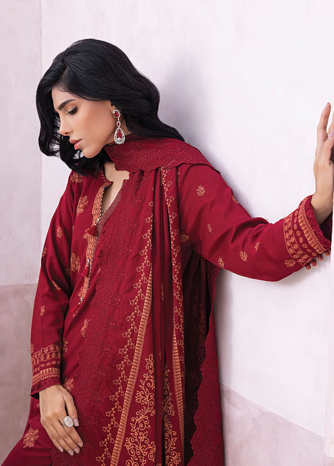 Winter Essentials By LSM Lakhany Embroidered Cashmi Wool 3 Piece Unstitched Suit LSM25WEE D-LG-SG-0019-C Winter Essentials By LSM Lakhany Embroidered Cashmi Wool 3 Piece Unstitched Suit LSM25WEE D-LG-SG-0019-C