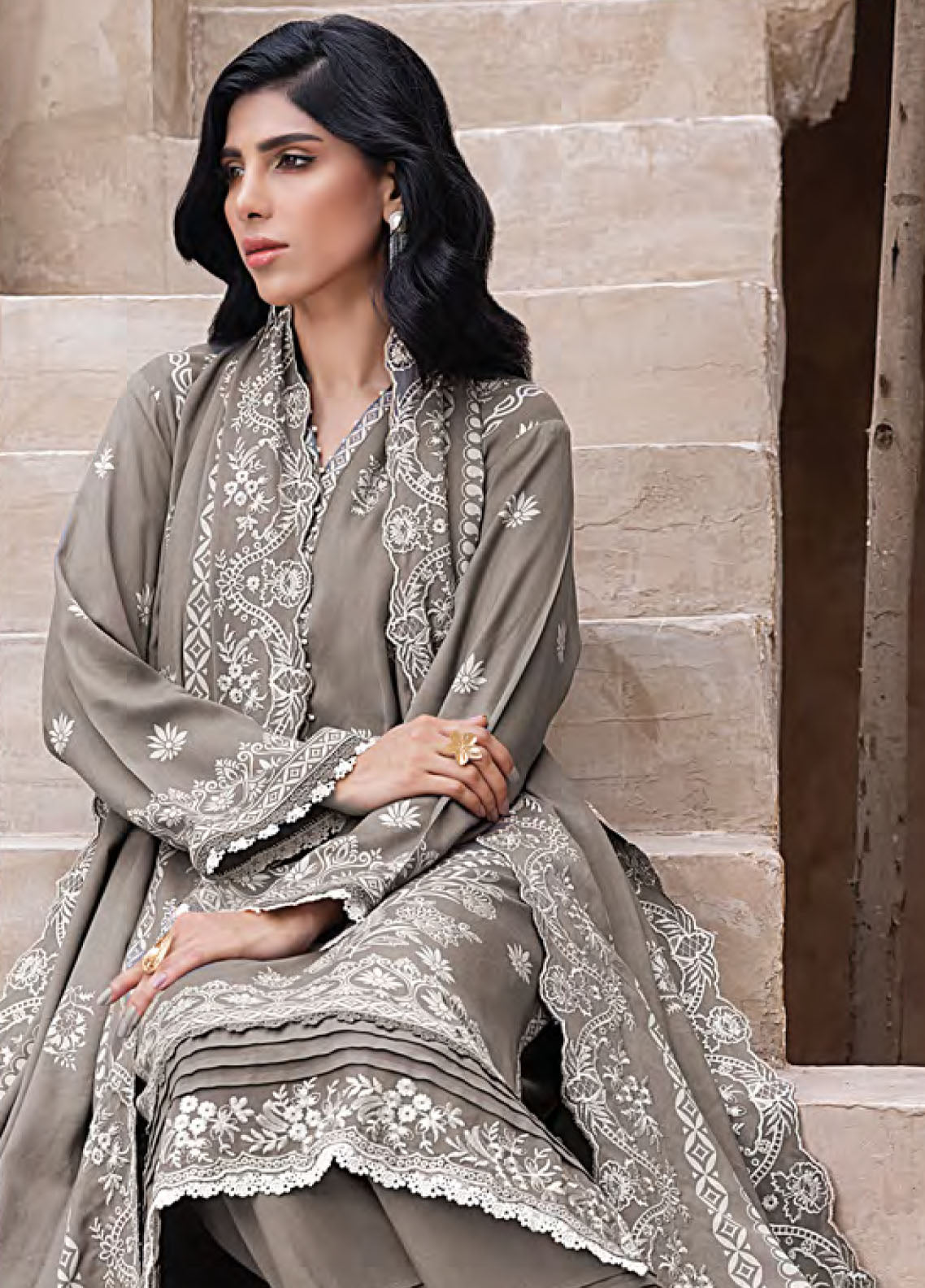 Winter Essentials By LSM Lakhany Embroidered Cashmi Wool 3 Piece Unstitched Suit LSM25WEE D-LG-UB-0210-B Winter Essentials By LSM Lakhany Embroidered Cashmi Wool 3 Piece Unstitched Suit LSM25WEE D-LG-UB-0210-B