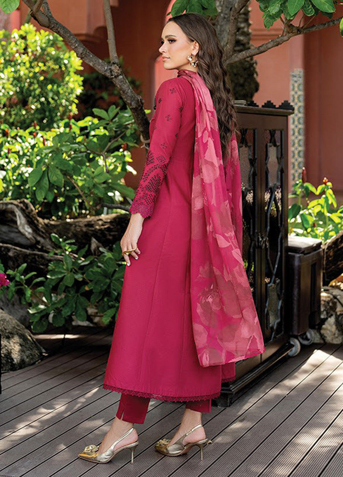 Xenia Luxury Embroidered Lawn 3 Piece Unstitched Suit XE25LL D-XF-925 LILEE Xenia Luxury Embroidered Lawn 3 Piece Unstitched Suit XE25LL D-XF-925 LILEE