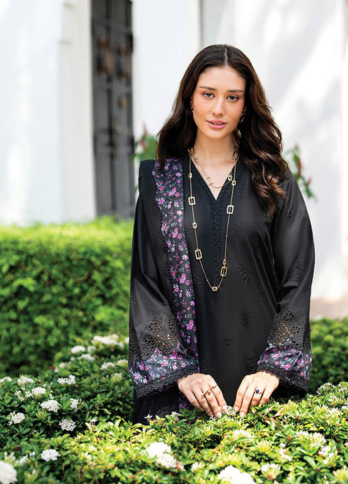 Xenia Luxury Embroidered Lawn 3 Piece Unstitched Suit XE25LL D-XF-951 VENICE Xenia Luxury Embroidered Lawn 3 Piece Unstitched Suit XE25LL D-XF-951 VENICE