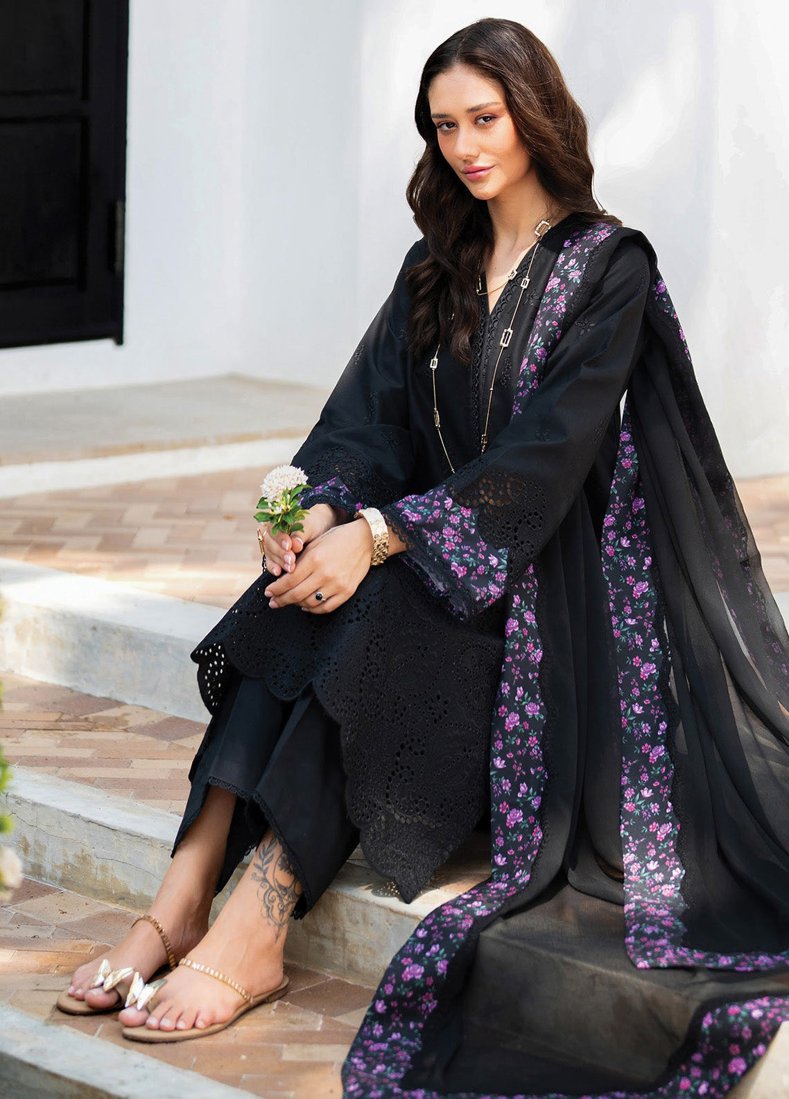 Xenia Luxury Embroidered Lawn 3 Piece Unstitched Suit XE25LL D-XF-951 VENICE Xenia Luxury Embroidered Lawn 3 Piece Unstitched Suit XE25LL D-XF-951 VENICE
