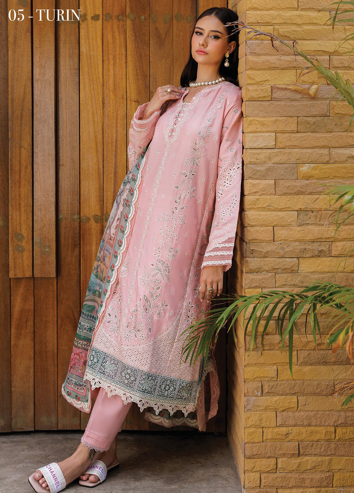 Xenia Luxury Embroidered Lawn 3 Piece Unstitched Suit ZE25LL D-05 TURIN Xenia Luxury Embroidered Lawn 3 Piece Unstitched Suit ZE25LL D-05 TURIN