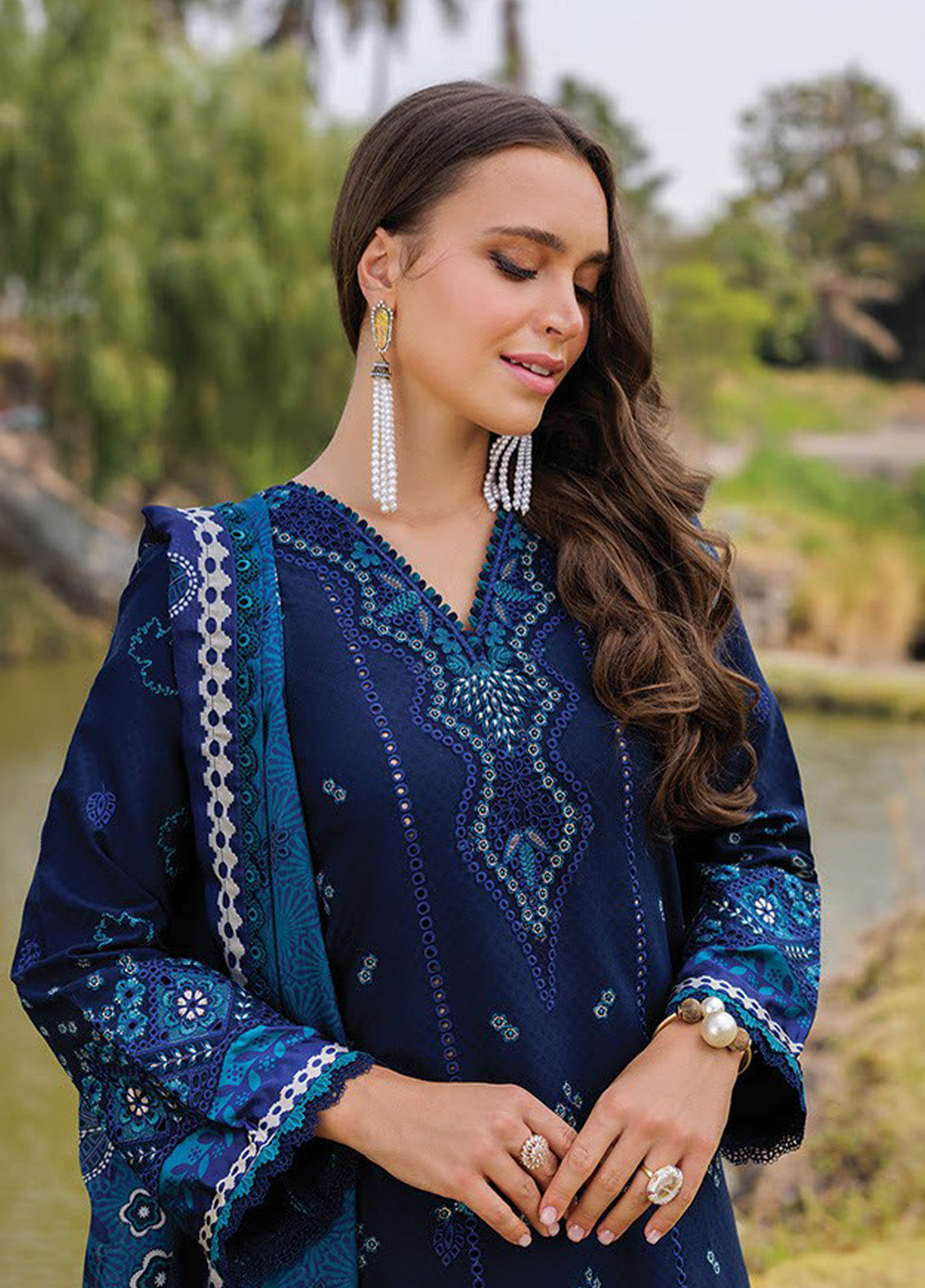 Xenia Luxury Embroidered Lawn 3 Piece Unstitched Suit ZE25LL D-06 MURCIA Xenia Luxury Embroidered Lawn 3 Piece Unstitched Suit ZE25LL D-06 MURCIA