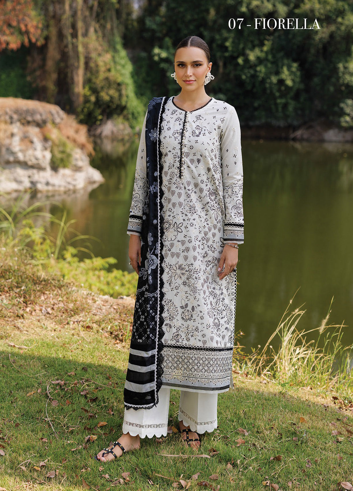 Xenia Luxury Embroidered Lawn 3 Piece Unstitched Suit ZE25LL D-07 FIORELLA Xenia Luxury Embroidered Lawn 3 Piece Unstitched Suit ZE25LL D-07 FIORELLA