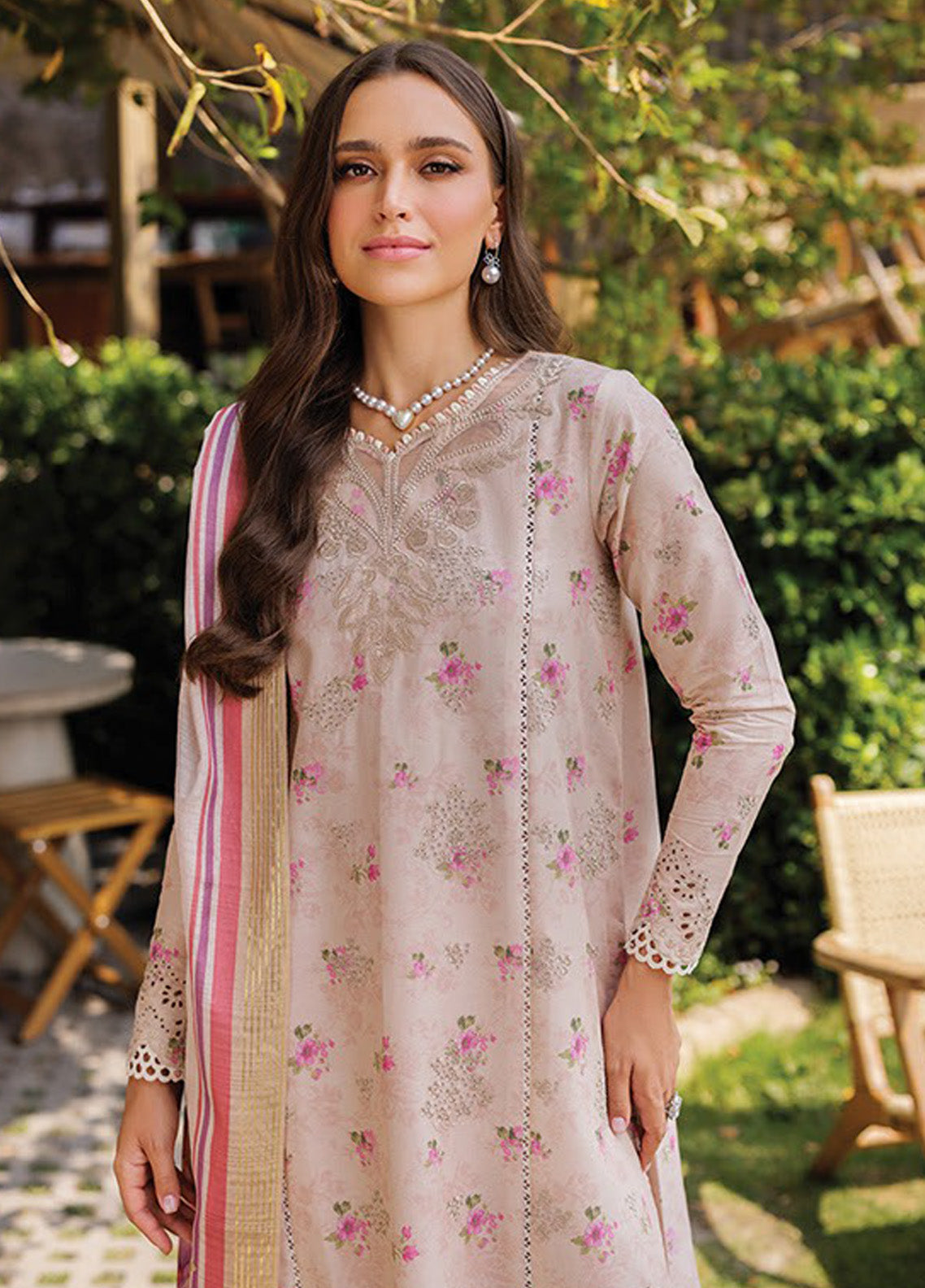 Xenia Luxury Embroidered Lawn 3 Piece Unstitched Suit ZE25LL D-09 ANNAYA Xenia Luxury Embroidered Lawn 3 Piece Unstitched Suit ZE25LL D-09 ANNAYA