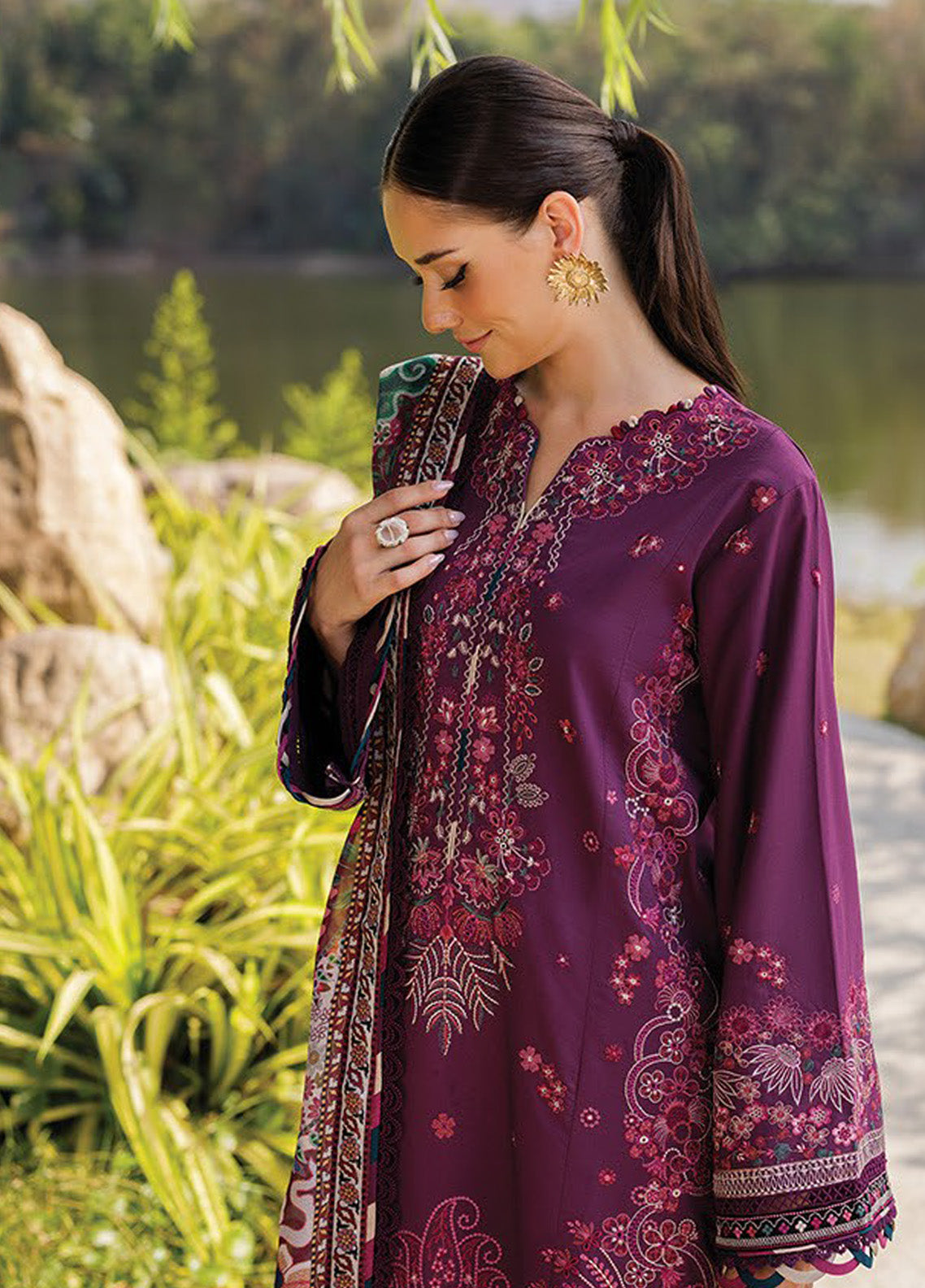 Xenia Luxury Embroidered Lawn 3 Piece Unstitched Suit ZE25LL D-11 VIOLET Xenia Luxury Embroidered Lawn 3 Piece Unstitched Suit ZE25LL D-11 VIOLET