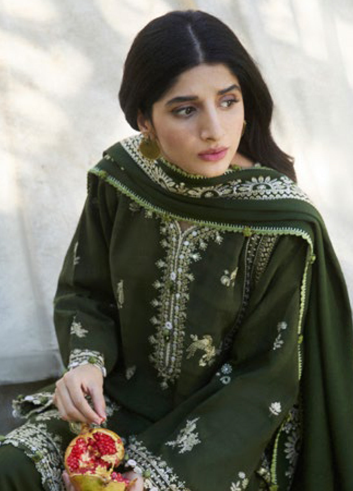 Zaha By Khadija Shah Embroidered Jacquard 3 Piece Unstitched Suit ZH24W ZW24-01 SABAAZ Zaha By Khadija Shah Embroidered Jacquard 3 Piece Unstitched Suit ZH24W ZW24-01 SABAAZ