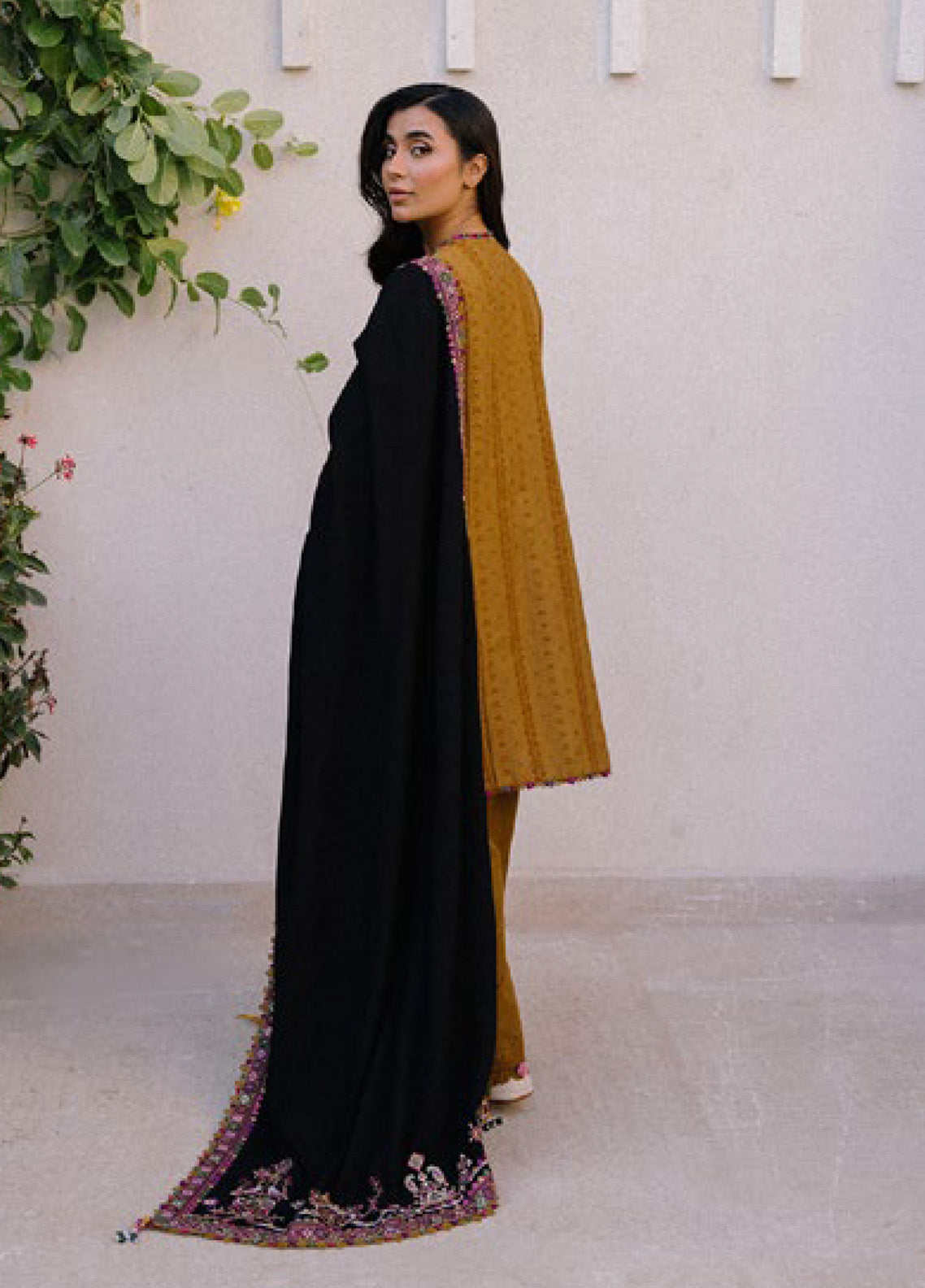 Zaha By Khadija Shah Embroidered Jacquard 3 Piece Unstitched Suit ZH24W ZW24-03 GULZAR Zaha By Khadija Shah Embroidered Jacquard 3 Piece Unstitched Suit ZH24W ZW24-03 GULZAR