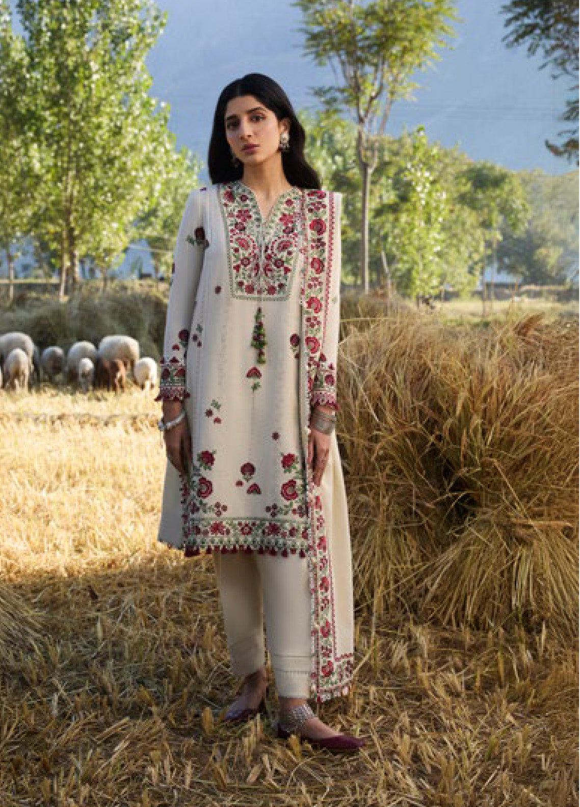 Zaha By Khadija Shah Embroidered Karandi 3 Piece Unstitched Suit ZH24W ZW24-07 AABROO Zaha By Khadija Shah Embroidered Karandi 3 Piece Unstitched Suit ZH24W ZW24-07 AABROO