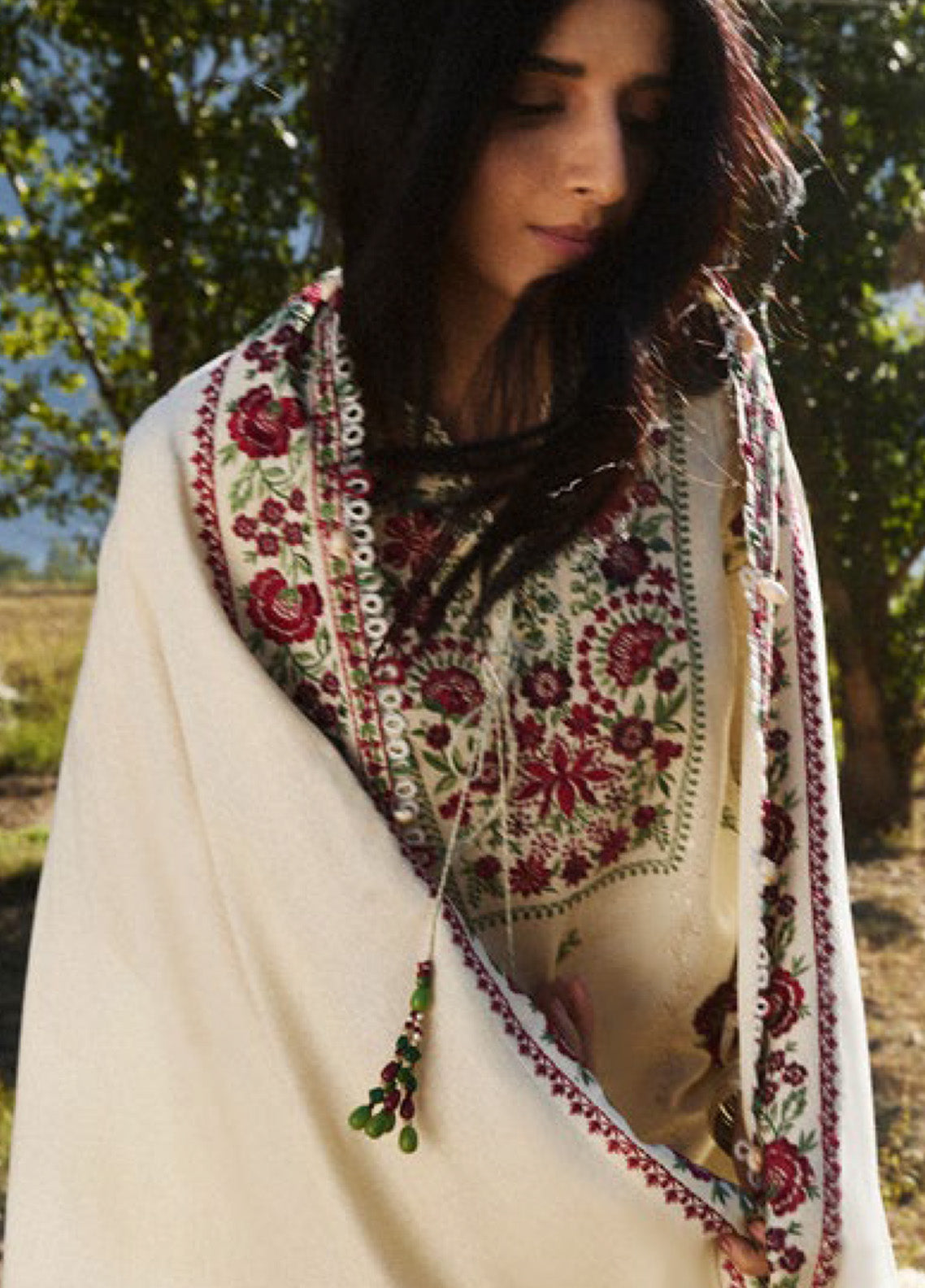 Zaha By Khadija Shah Embroidered Karandi 3 Piece Unstitched Suit ZH24W ZW24-07 AABROO Zaha By Khadija Shah Embroidered Karandi 3 Piece Unstitched Suit ZH24W ZW24-07 AABROO