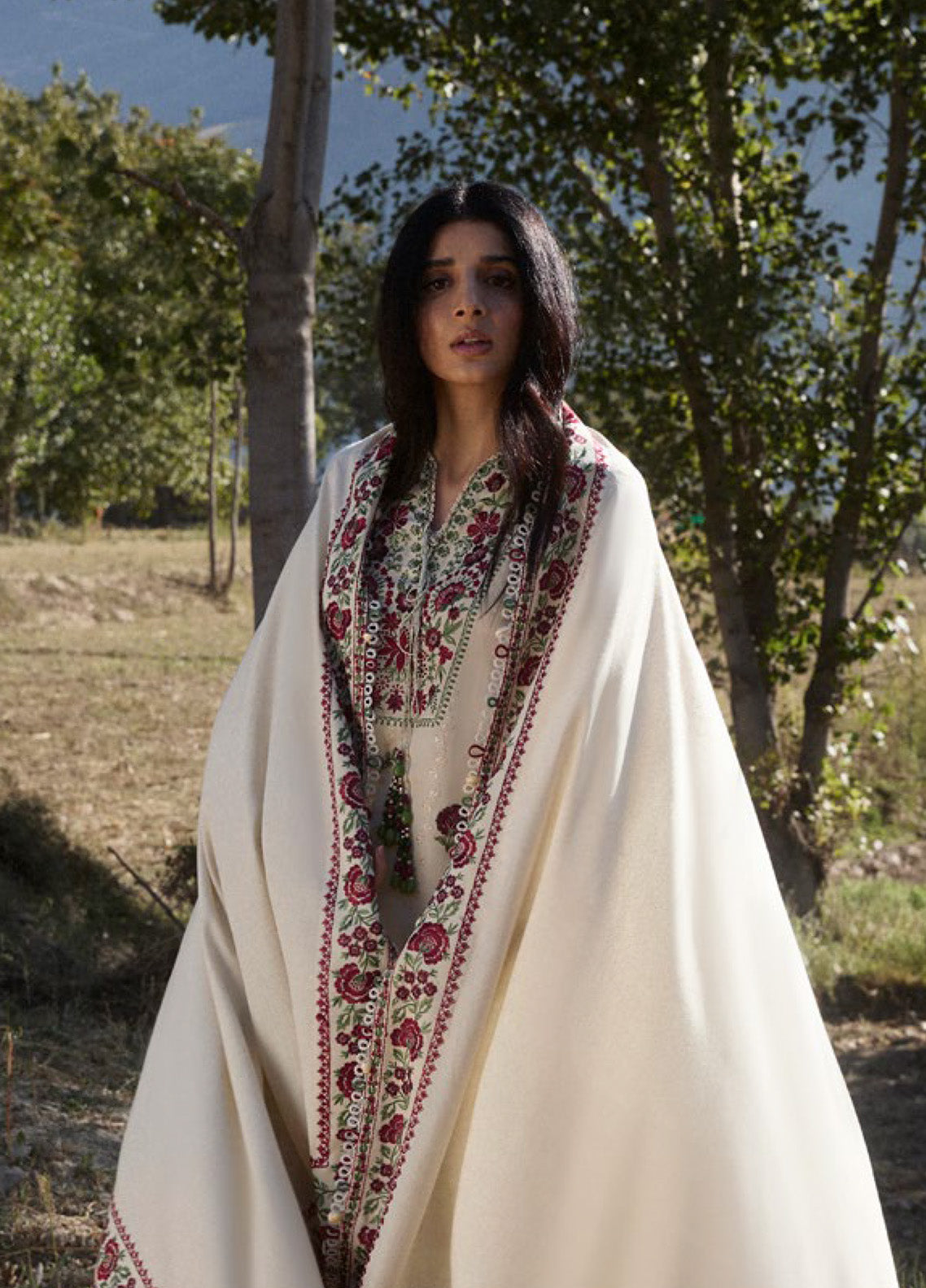 Zaha By Khadija Shah Embroidered Karandi 3 Piece Unstitched Suit ZH24W ZW24-07 AABROO Zaha By Khadija Shah Embroidered Karandi 3 Piece Unstitched Suit ZH24W ZW24-07 AABROO