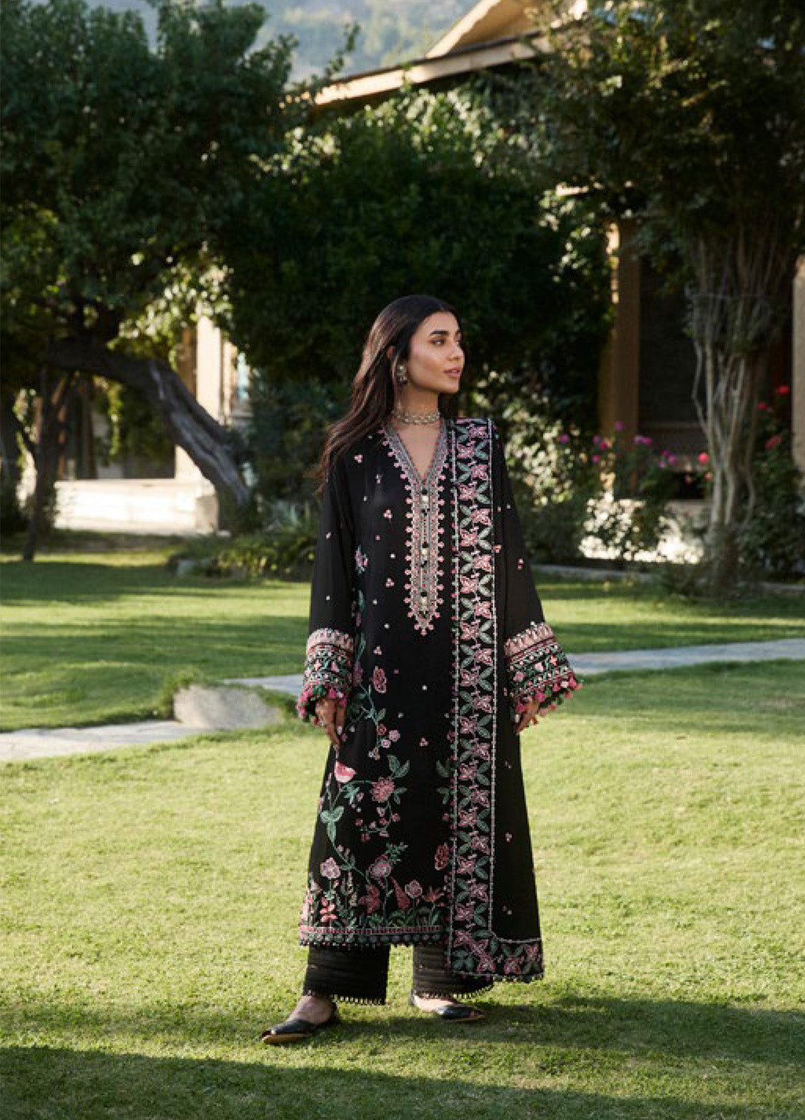 Zaha By Khadija Shah Embroidered Karandi 3 Piece Unstitched Suit ZH24W ZW24-09 NAYAB Zaha By Khadija Shah Embroidered Karandi 3 Piece Unstitched Suit ZH24W ZW24-09 NAYAB