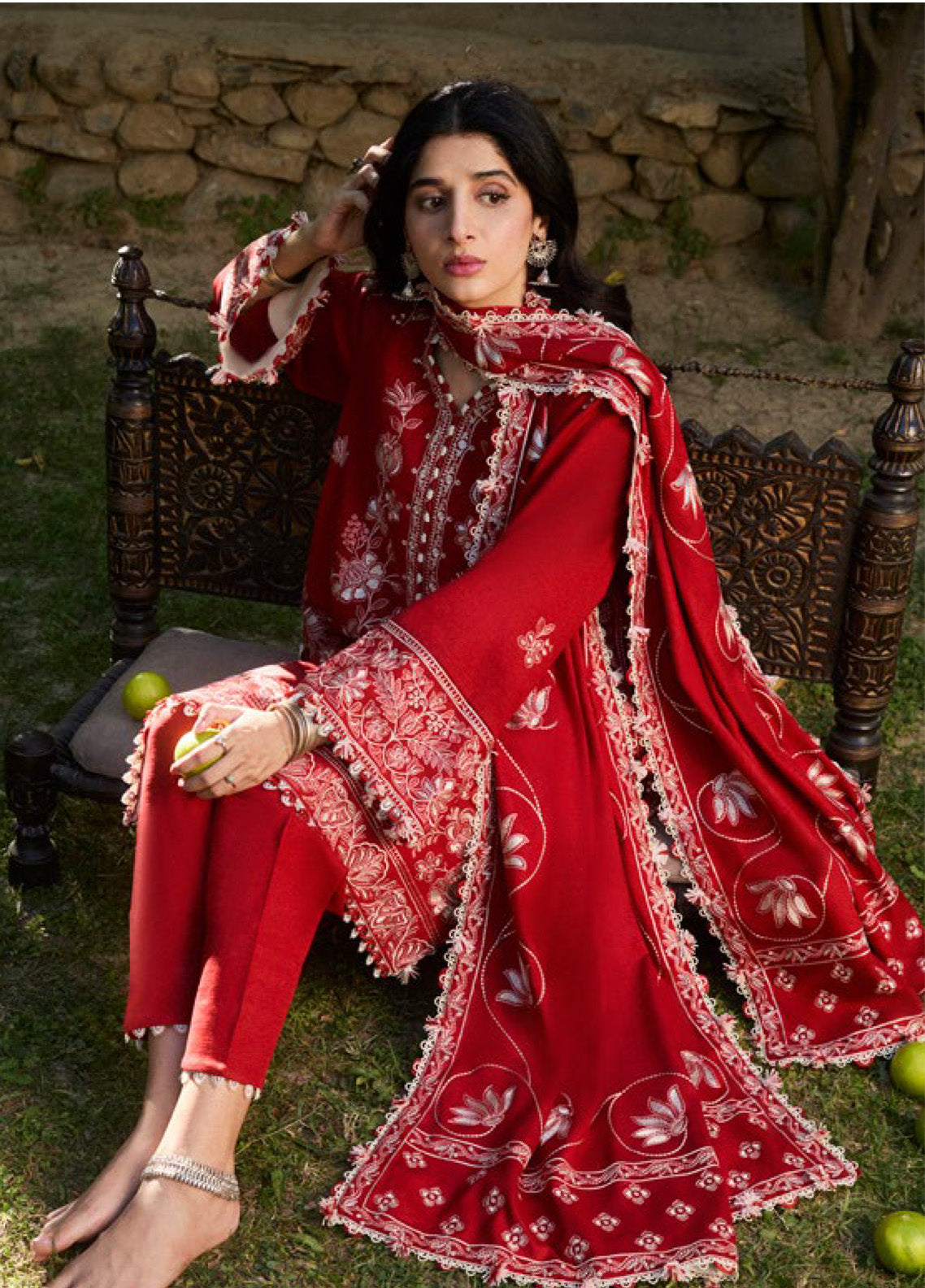 Zaha By Khadija Shah Embroidered Khaddar 3 Piece Unstitched Suit ZH24W ZW24-02 DILARA Zaha By Khadija Shah Embroidered Khaddar 3 Piece Unstitched Suit ZH24W ZW24-02 DILARA