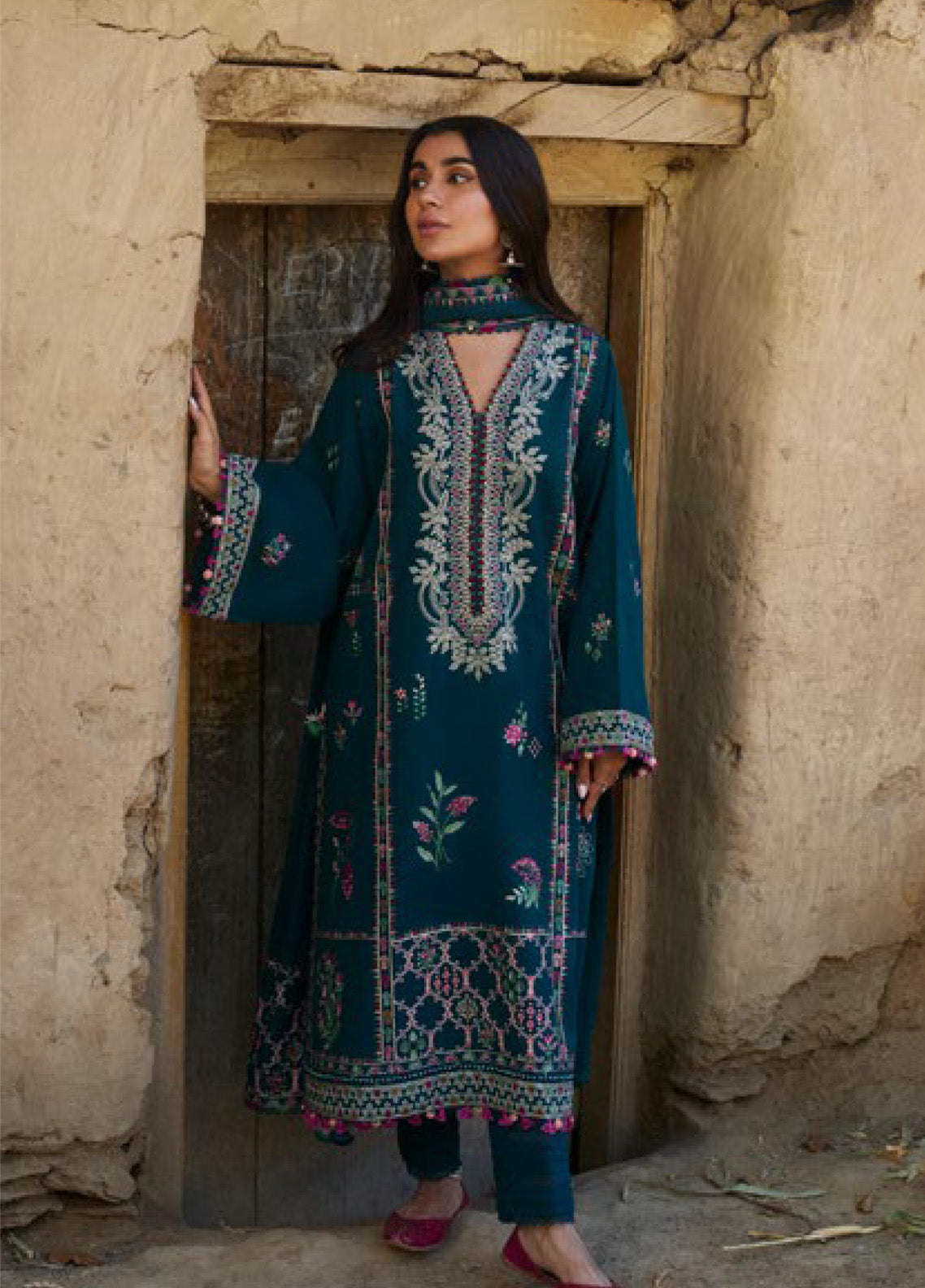 Zaha By Khadija Shah Embroidered Khaddar 3 Piece Unstitched Suit ZH24W ZW24-05 ZUMAR Zaha By Khadija Shah Embroidered Khaddar 3 Piece Unstitched Suit ZH24W ZW24-05 ZUMAR